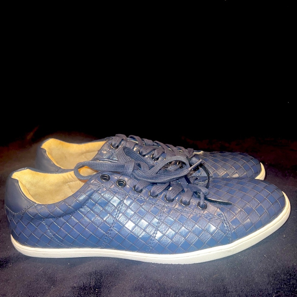 KENNETH COLE Unlisted Navy Men's Item-Ize Fashion Sneaker. NWOT/no box